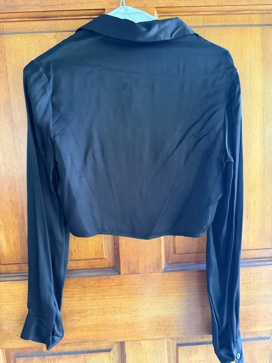 Bershka Satin Black Cropped Button-Down Shirt - Picture 2 of 3